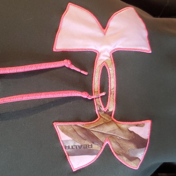 💞Under Armour* Hoodie - Picture 2 of 6
